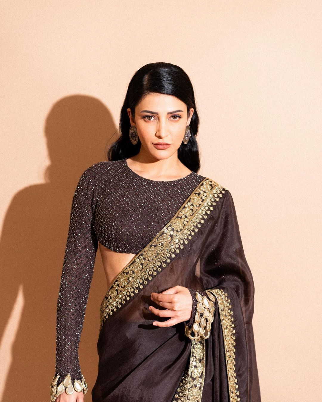 TOLLYWOOD ACTRESS SHRUTI HAASAN STILLS IN BLACK SAREE 2